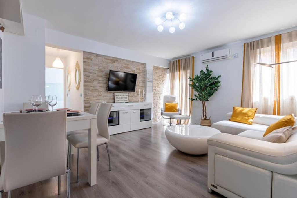 Triana Maestro Deluxe By Valcambre Apartamento Sevilha Exterior foto